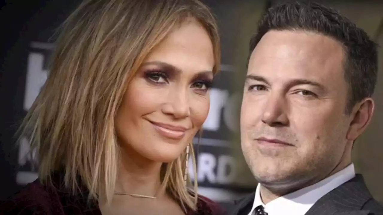 Jennifer Lopez and Ben Affleck get married in small Vegas ceremony