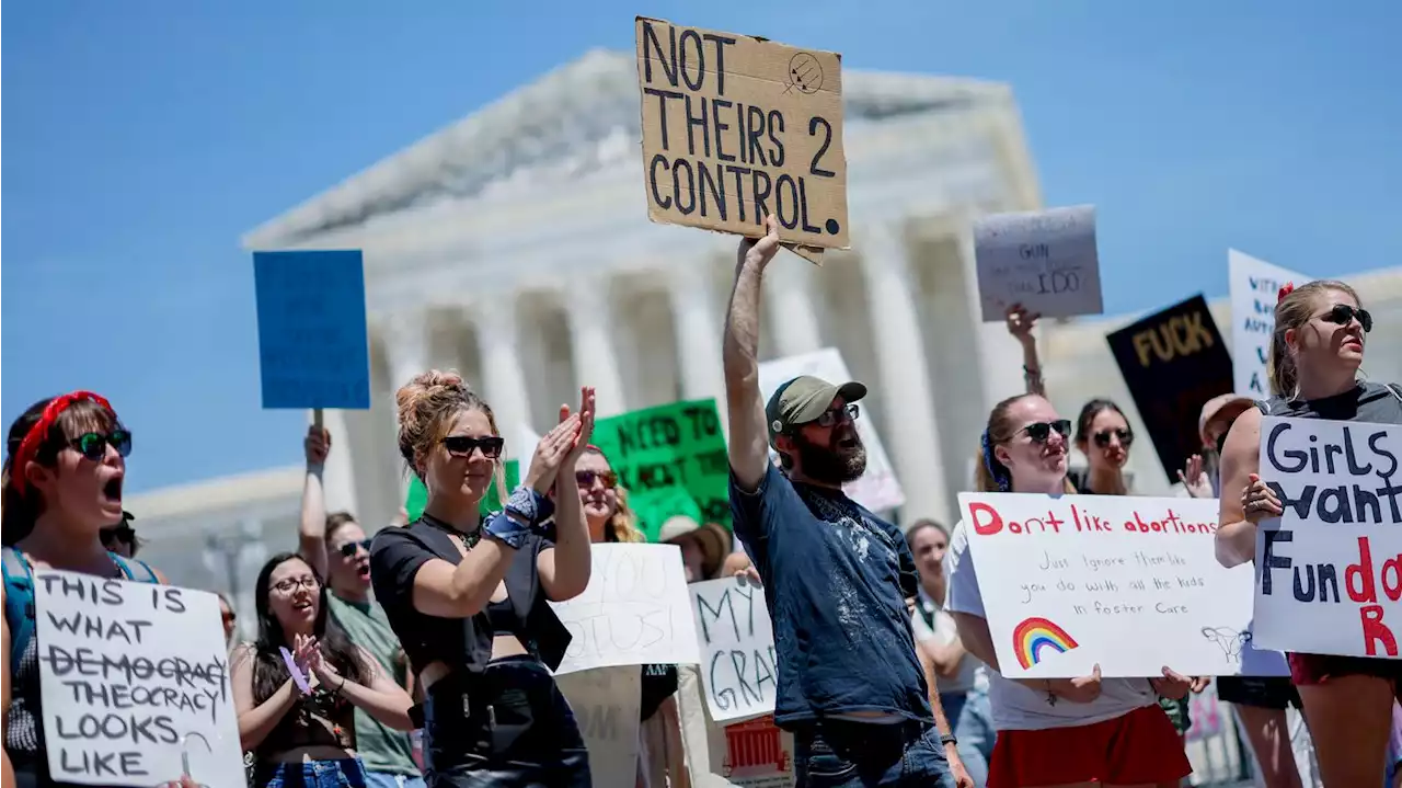 Judge temporarily blocks West Virginia's 1800s pre-Roe abortion ban