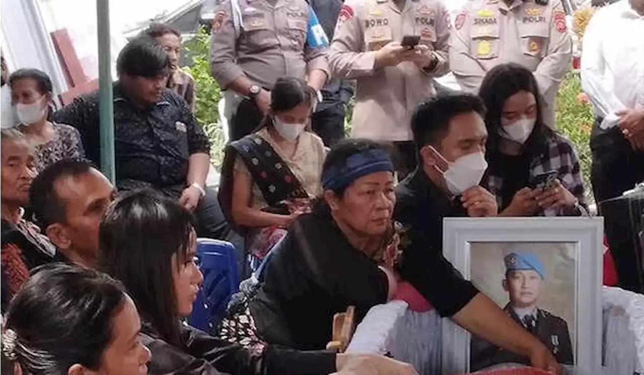 Kuasa Hukum Sebut Orang Tua Brigadir J Masih Trauma