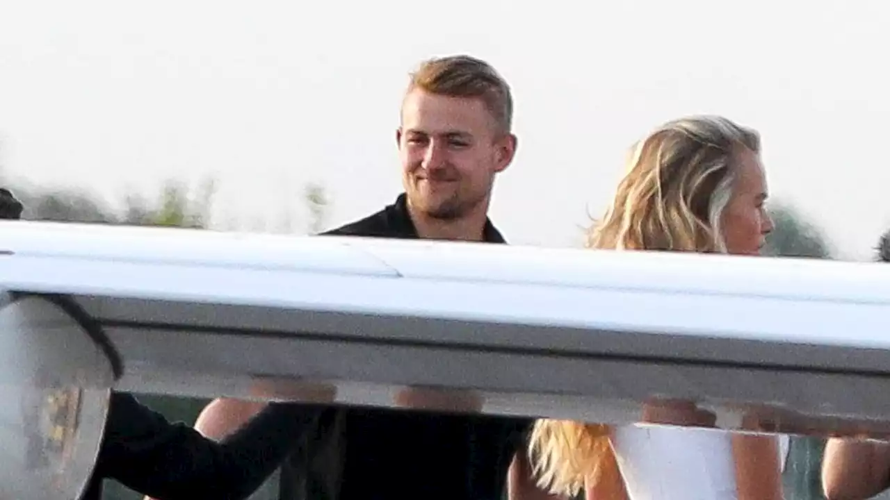 FC Bayern: Hier landet Matthijs de Ligt in München – die ersten Fotos!