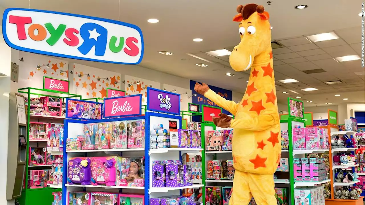 Toys 'R' Us is coming back. Soon, it'll be almost everywhere