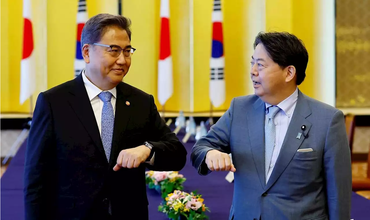 S.Korea, Japan foreign ministers meet to tackle historical disputes