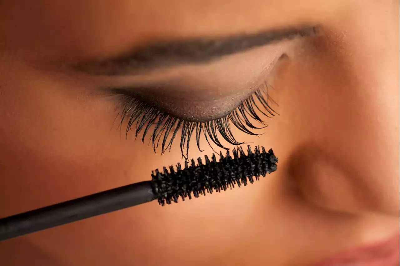 16 Best Mascaras for Short Lashes, According to MUAs 2022 | Well+Good