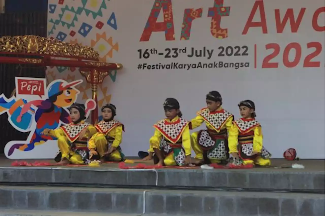 Erlangga Art Awards Goes to Jogja Tampilkan Kesenian Eskul Sekolah