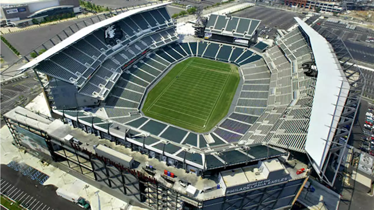 Man on Escalator Rail Falls to His Death at the Linc