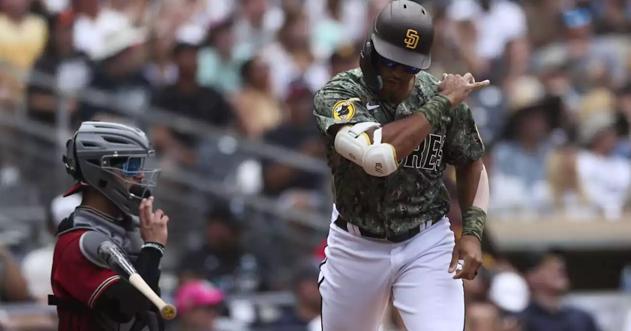 Diamondbacks walk to victory over Padres