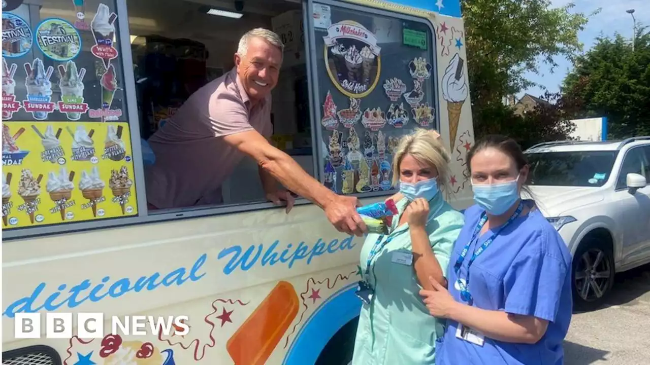 UK heatwave: Free ice creams help keep spirits high in South Yorkshire