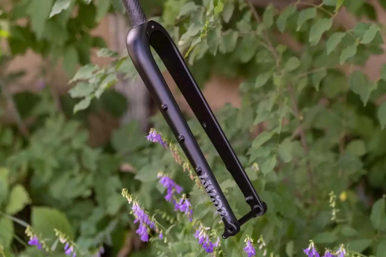 A modern gravel fork for your existing bike? The 1 1/8' Wayfinder from Wilde Bicycle Co. does it all!