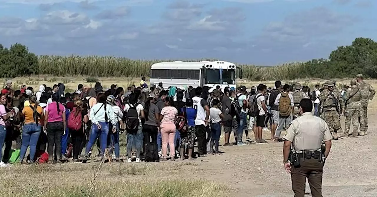 Exclusive Video: 400 Migrants in Single Group Cross into Small Texas Border Community