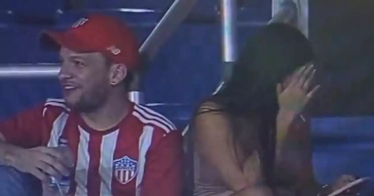 Video viral: la kiss cam captó a una mujer 'de trampa' y su reacción fue increíble