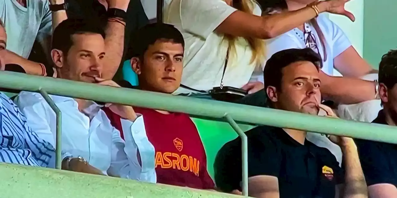 Roma, Dybala allo stadio per l'amichevole contro lo Sporting