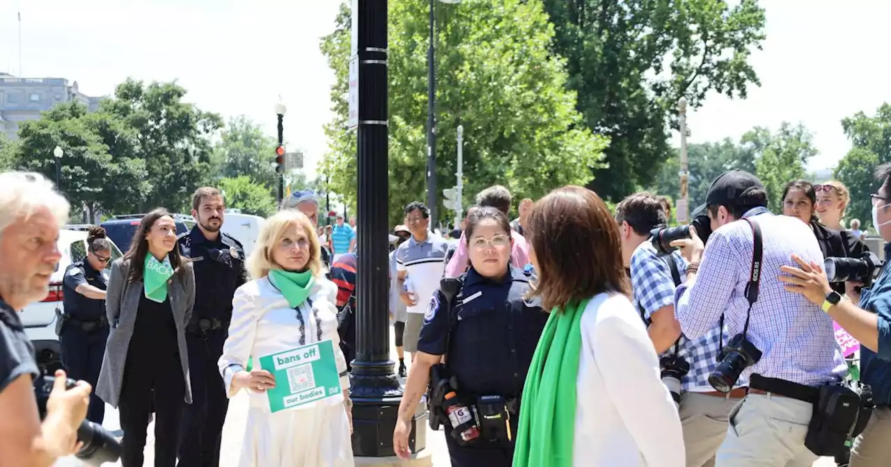 AOC among several Democrats arrested outside Supreme Court during Roe protest