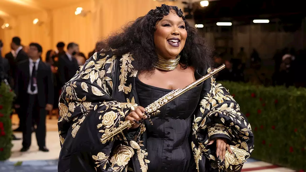 Lizzo Says She Wants 'In' on Kourtney Kardashian, Travis Barker’s PDA