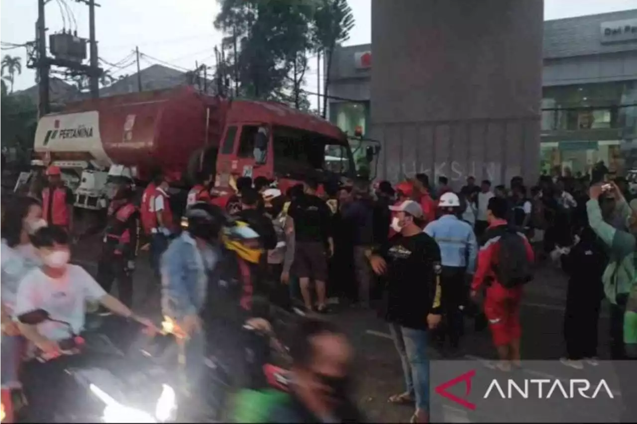 Kecelakaan Maut di Jalur Transyogi, Polisi Periksa Sopir Truk PT Pertamina