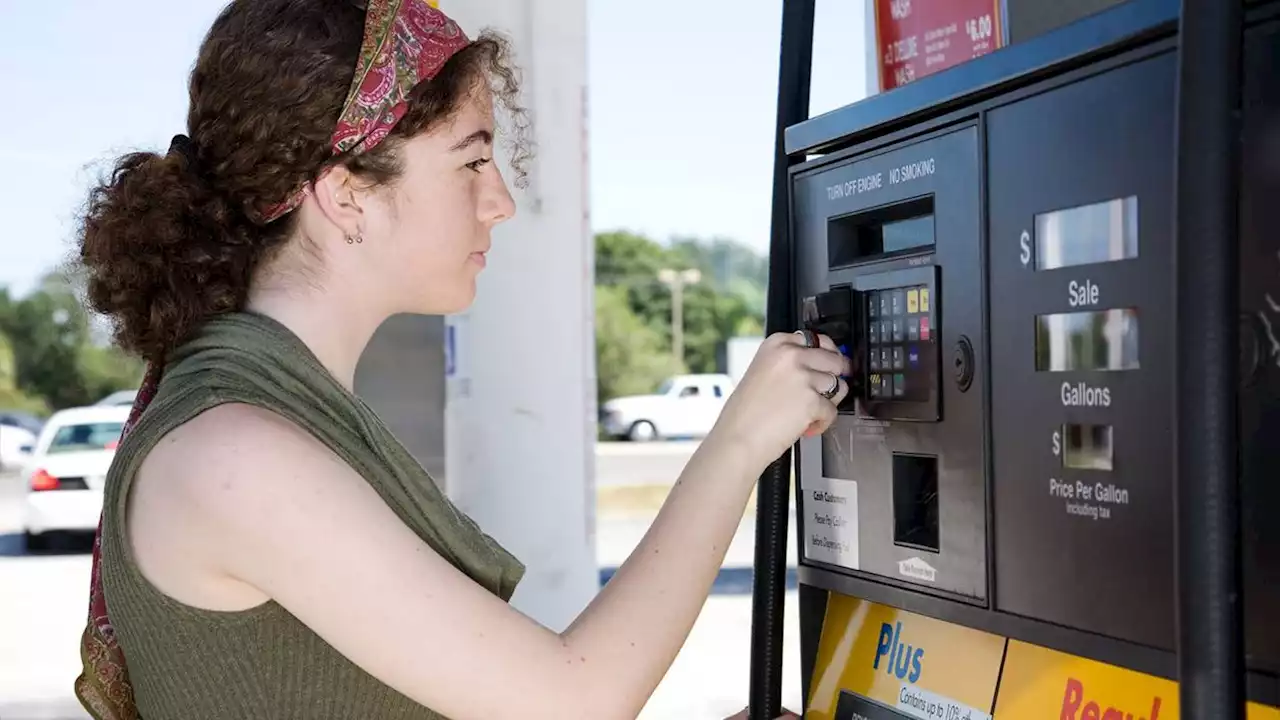 Average price of gas continues to fall in Washington