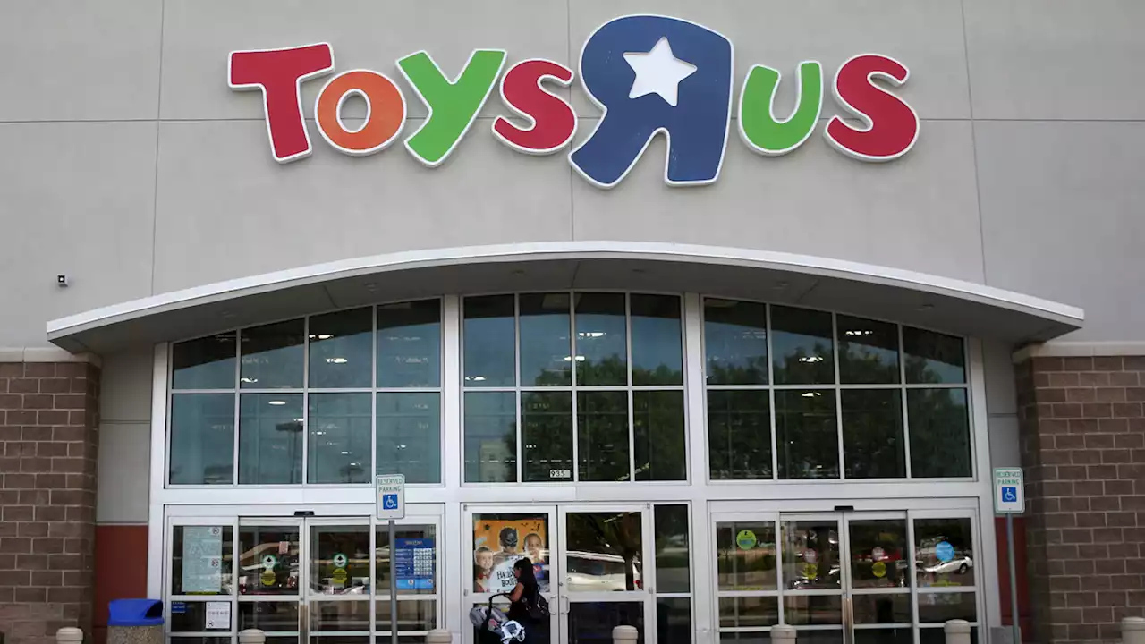 Toys ‘R’ Us Is Making a Comeback With Shops in Macy's Stores Nationwide