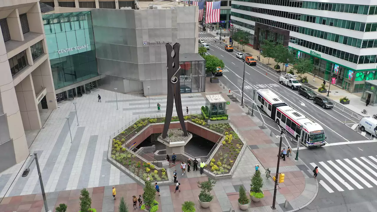 Artist Who Made ‘Clothespin' Sculpture Near City Hall in Philly Dies