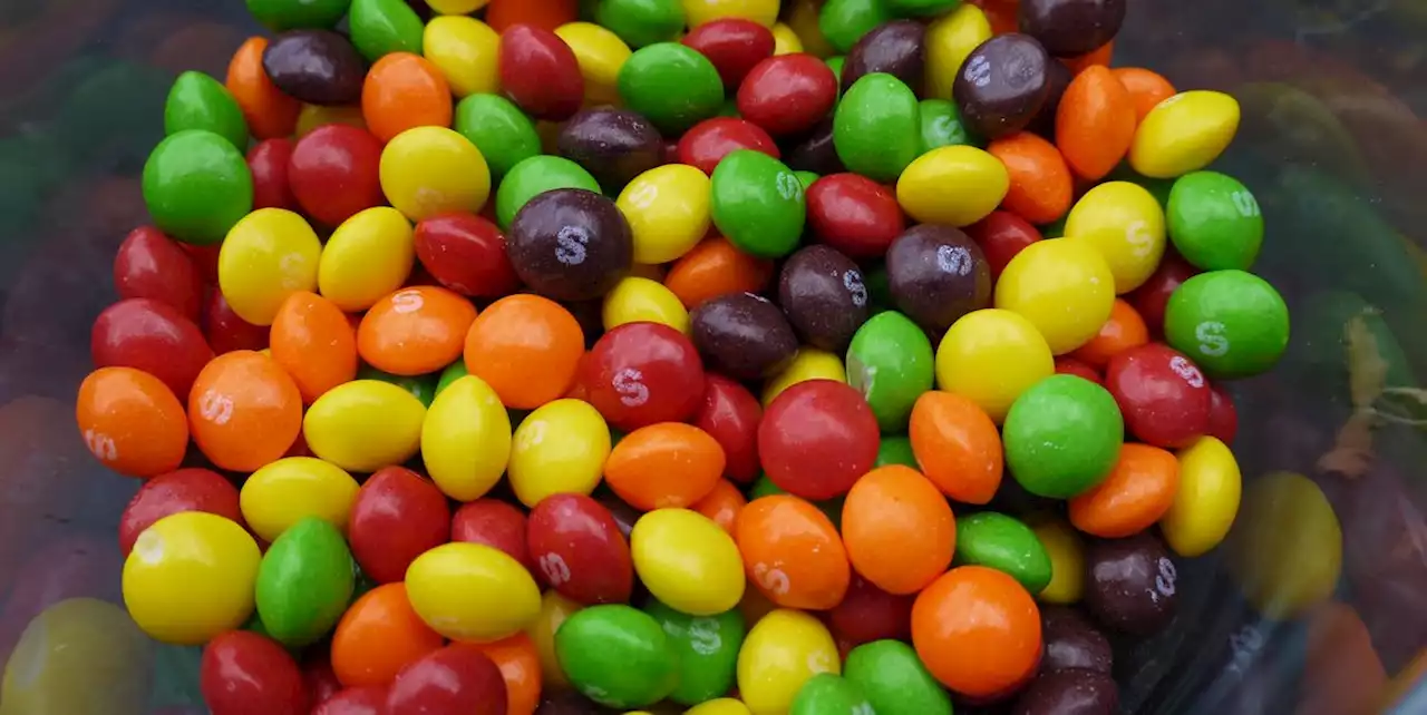 California Resident Sues Skittles Manufacturer Over \u2018Unsafe\u2019 Titanium Dioxide Levels