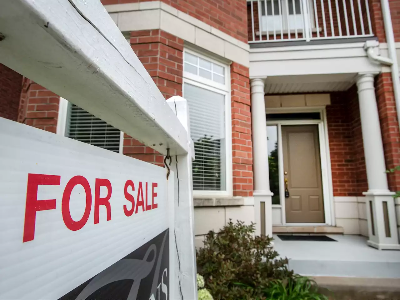 The froth is off: Canadian houses now selling at $200K discounts