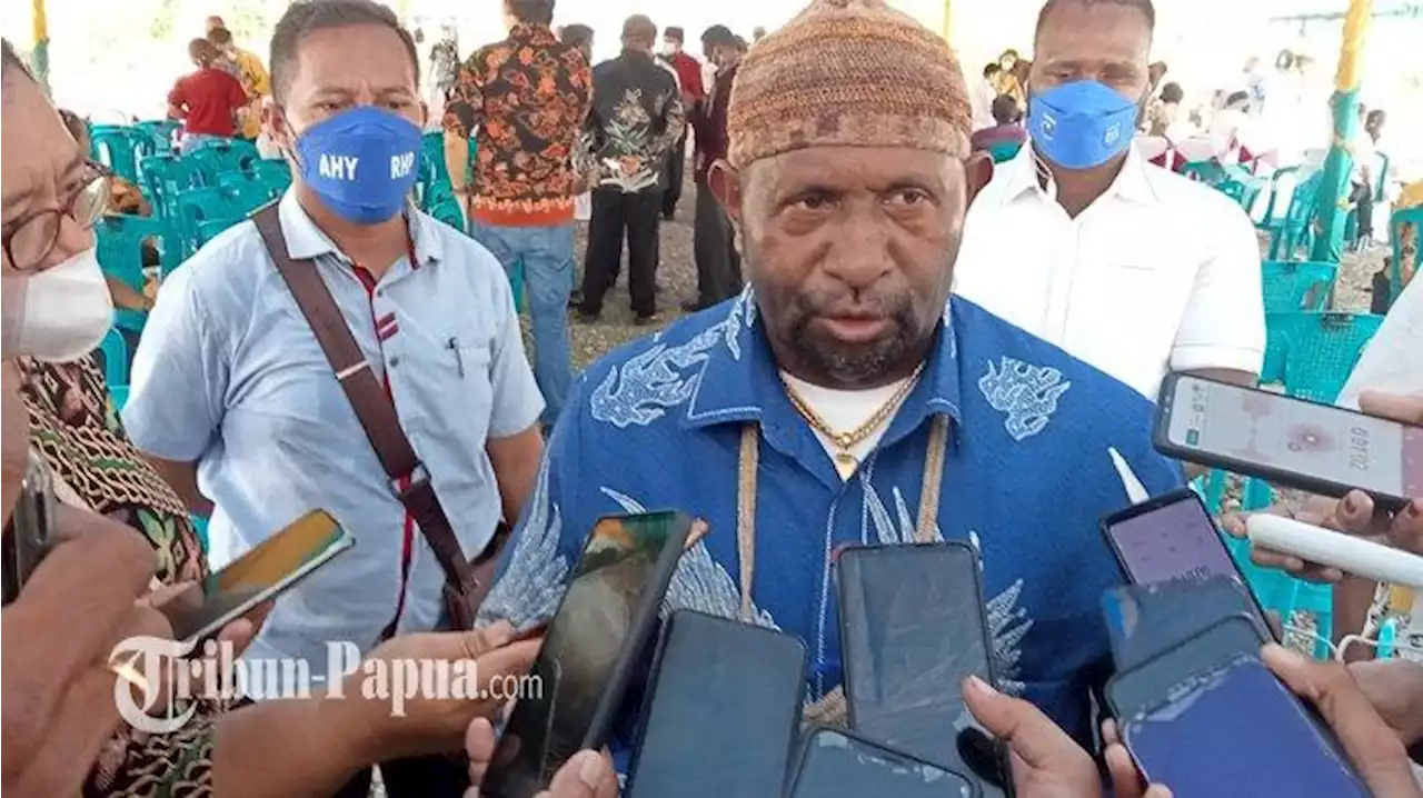 Profil Ricky Ham Pagawak, Bupati Mamberamo Tengah Buronan KPK: Kabur ke PNG dan Dapat Dukungan Massa - Tribun-papua.com