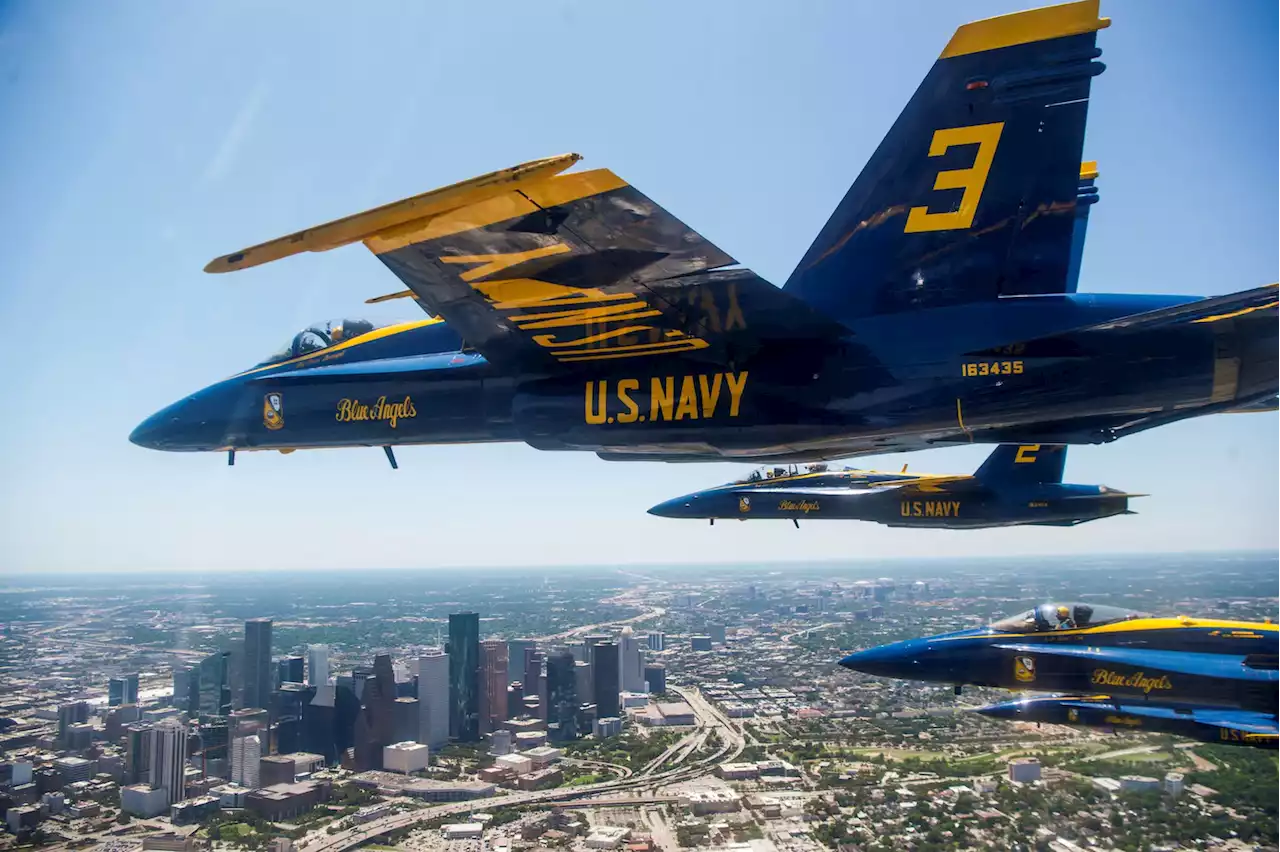 Blue Angels name first woman demonstration pilot