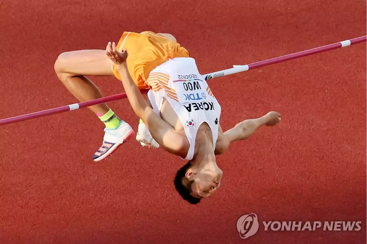 [세계육상] 짝발·비교적 단신 한계 딛고…우상혁, 한국육상 역사를 쓰다 | 연합뉴스