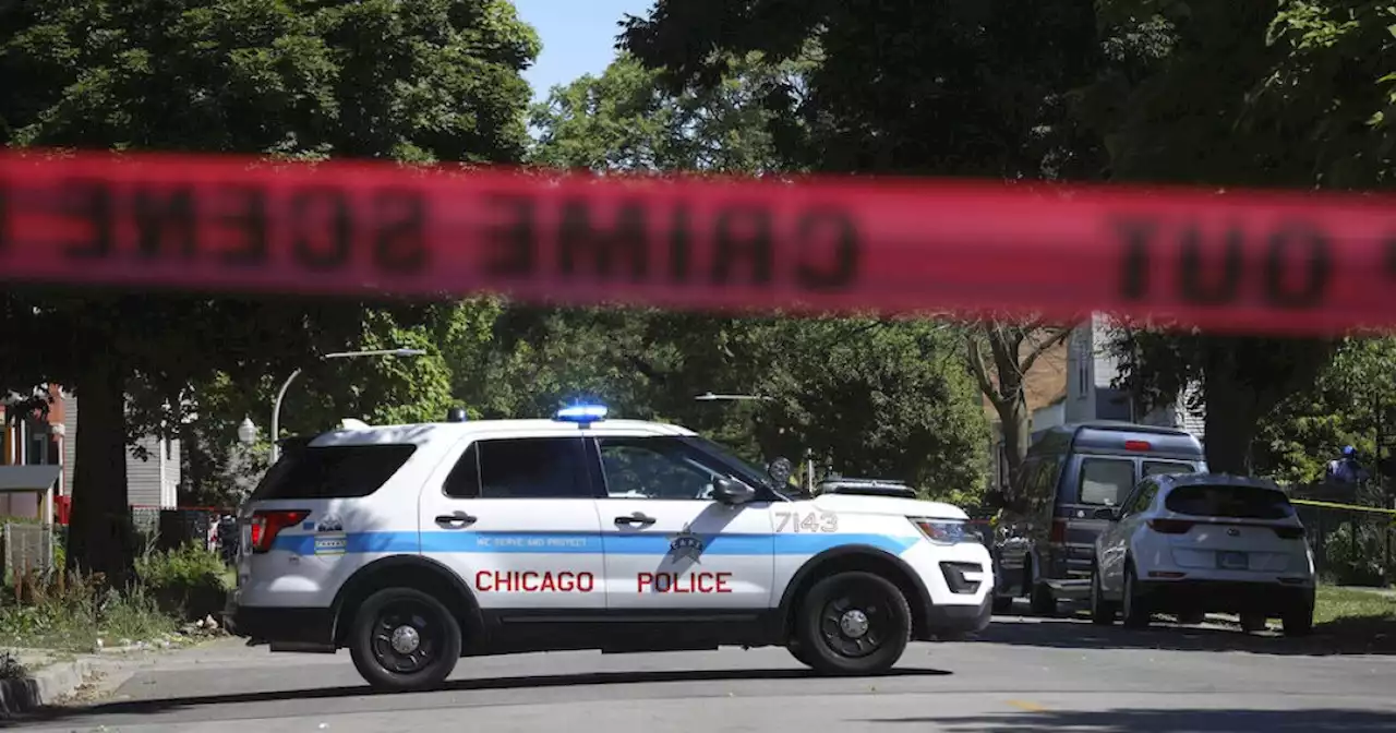 Chicago cop wounded, 3 people killed in shootings within 24-hour span