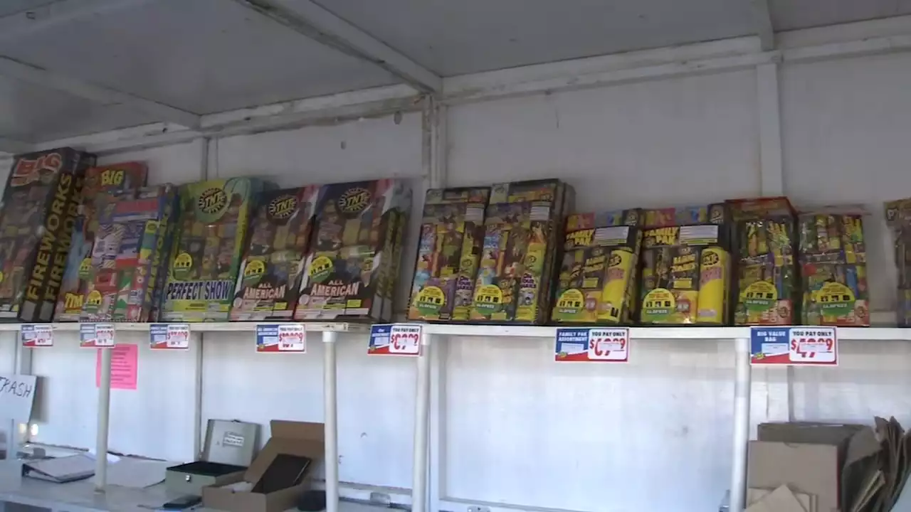 Thieves steal $7K worth of fireworks from Newark stand trying to raise money for children in need