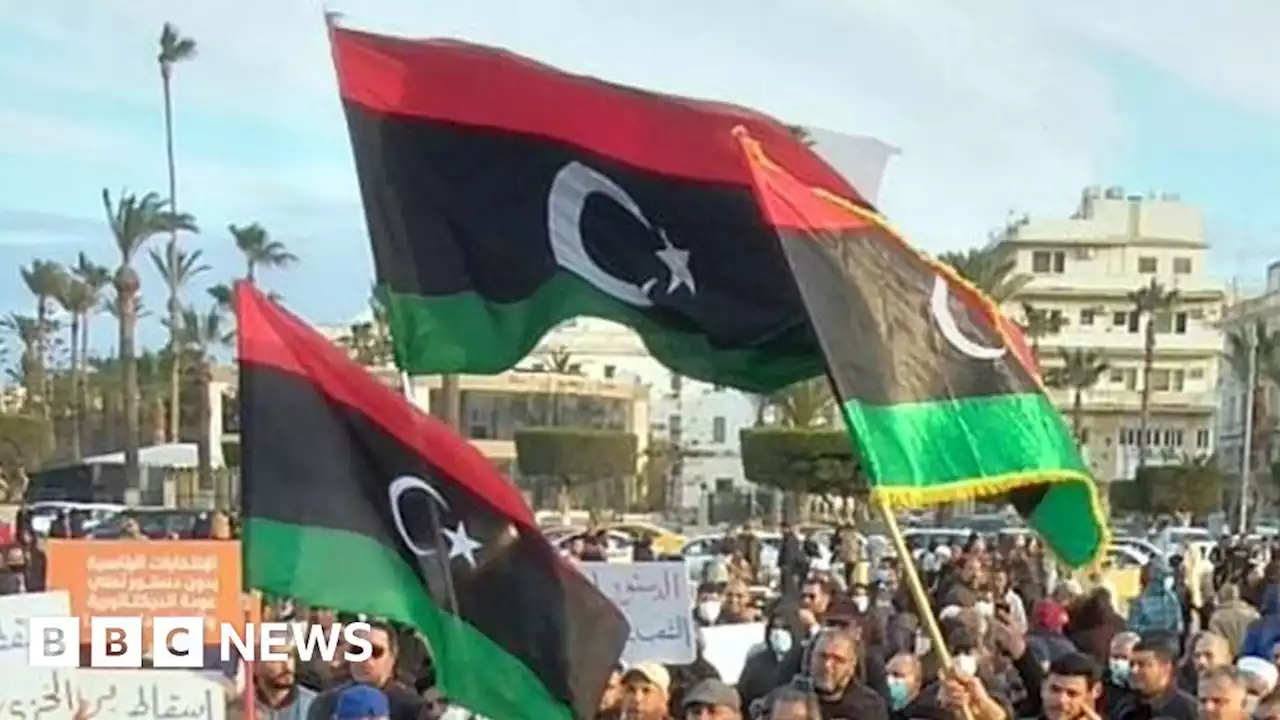 Libya protesters storm parliament building