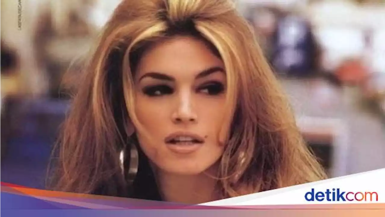 Foto Jadul Cindy Crawford yang Paling Ikonik