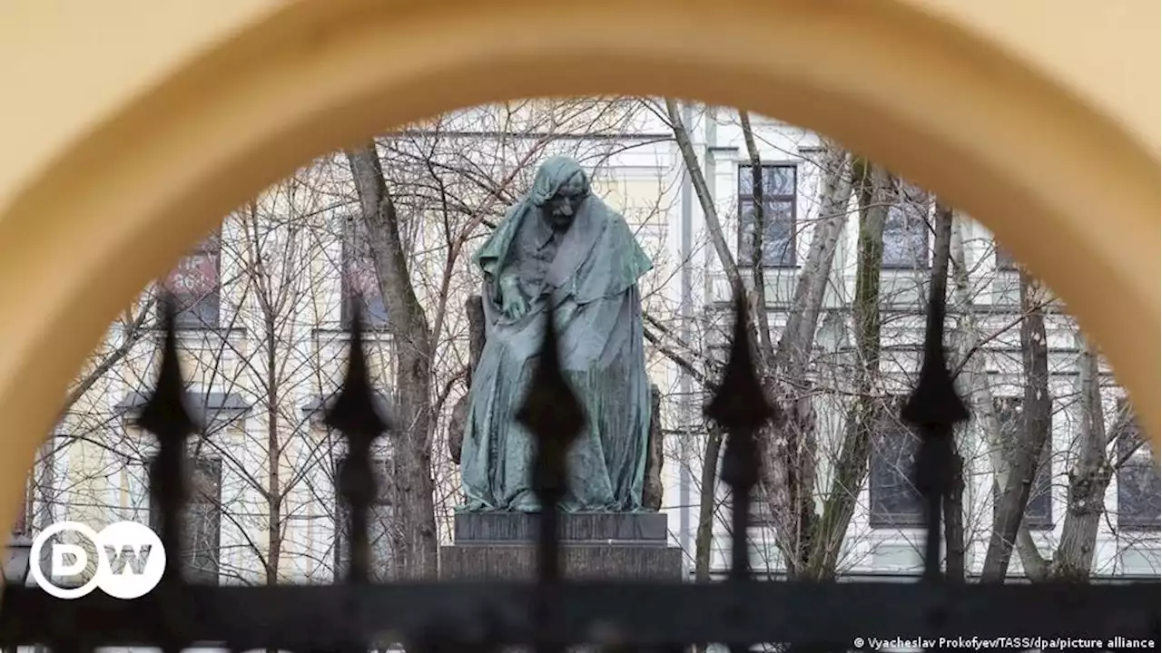 Виктор Ерофеев об ударе по лучшим театрам Москвы: Разлом культуры | DW | 01.07.2022