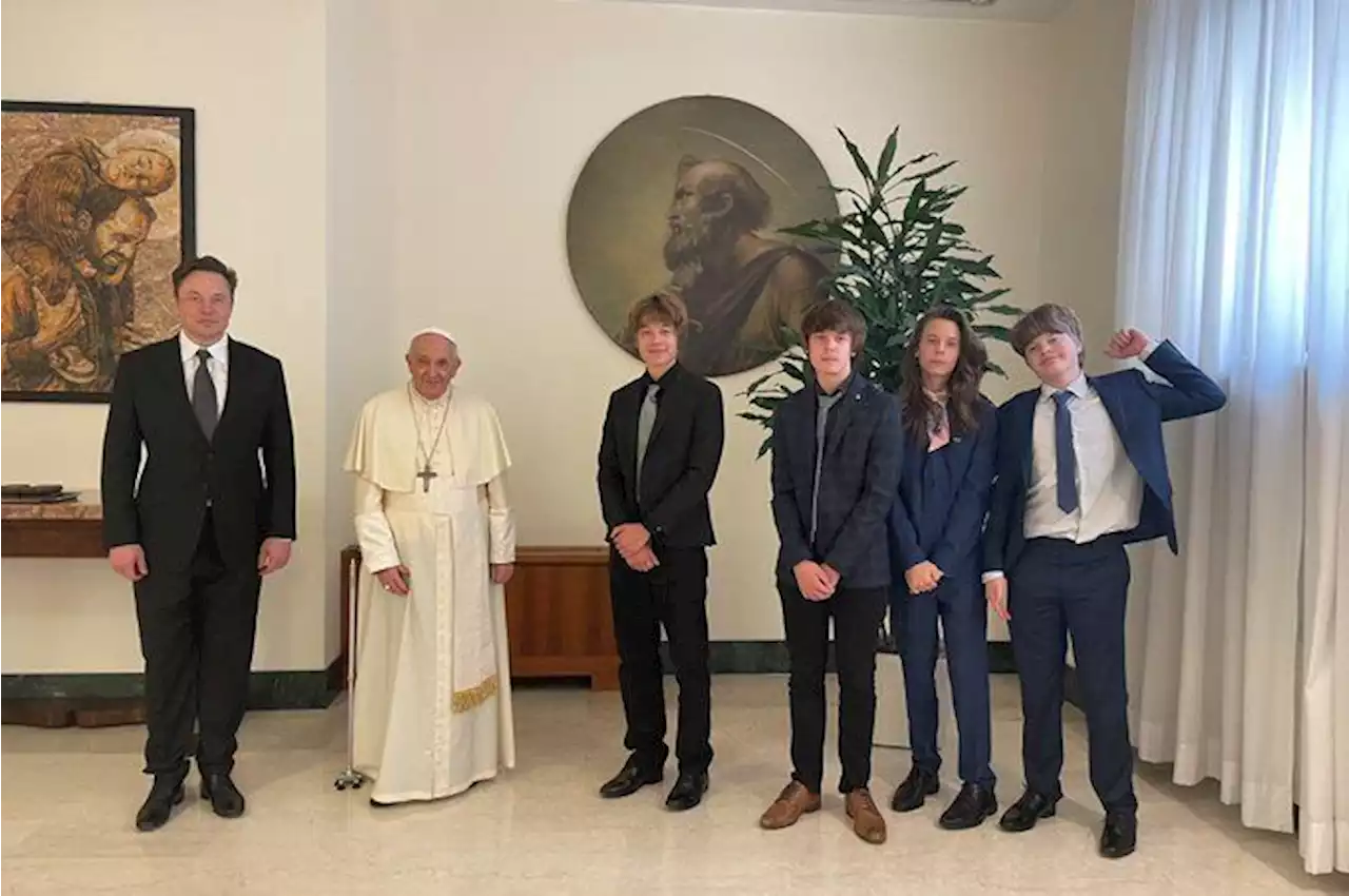 Elon Musk se reúne con el papa Francisco