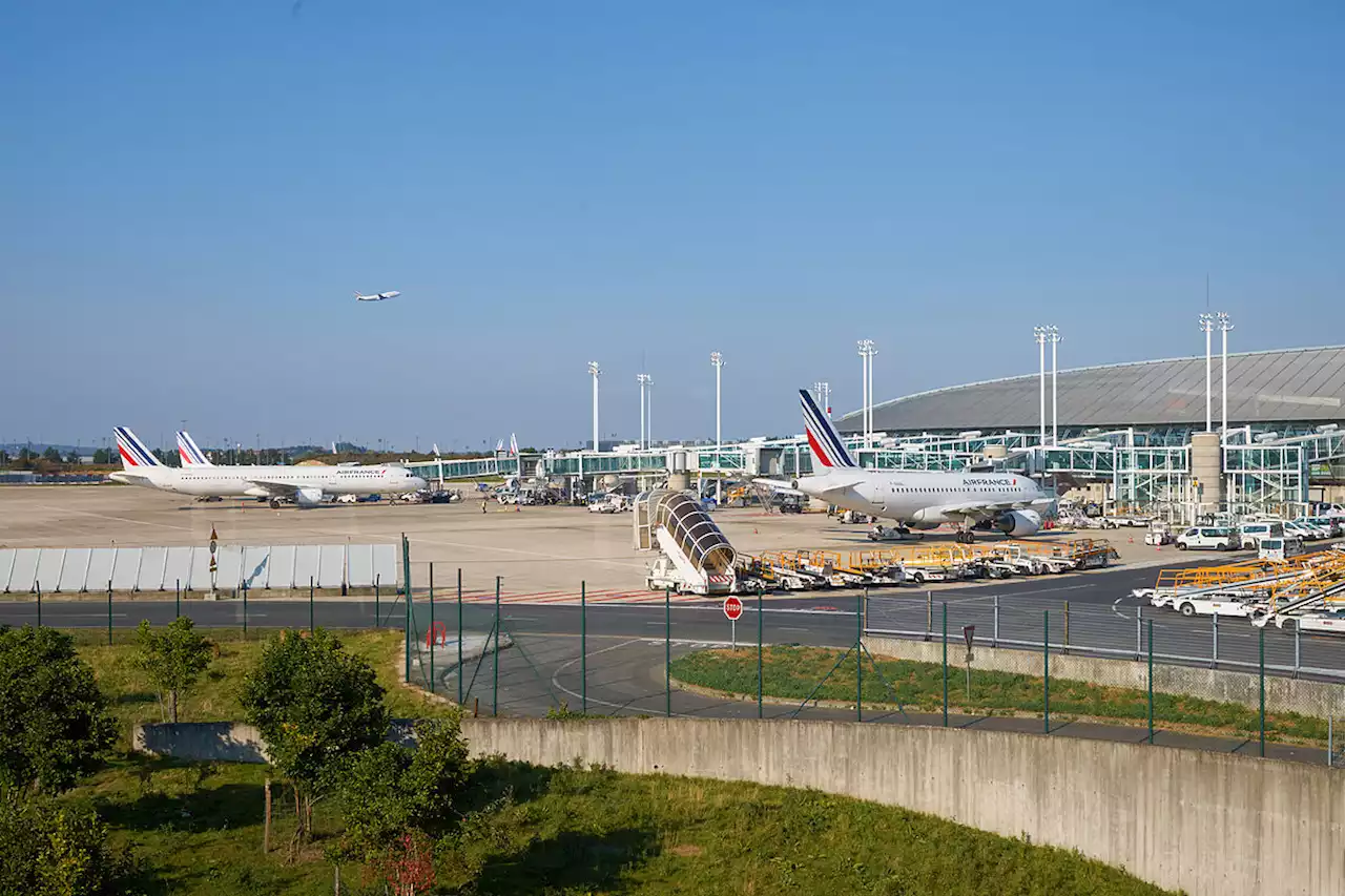 Uno de cada cinco vuelos anulados hoy en el aeropuerto Roissy-Charles de Gaulle