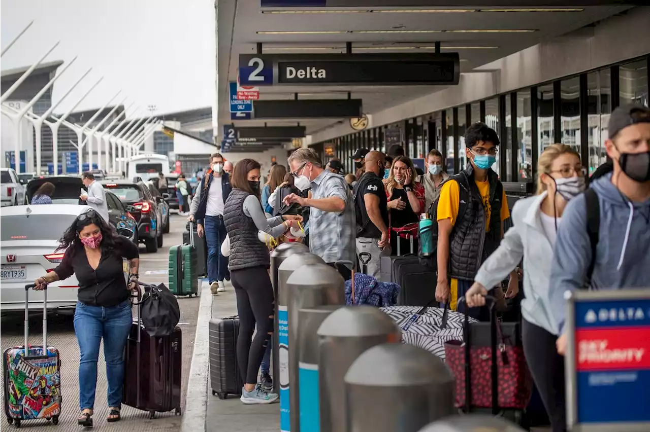 July 4 Weekend Begins With Heavy Flight Delays