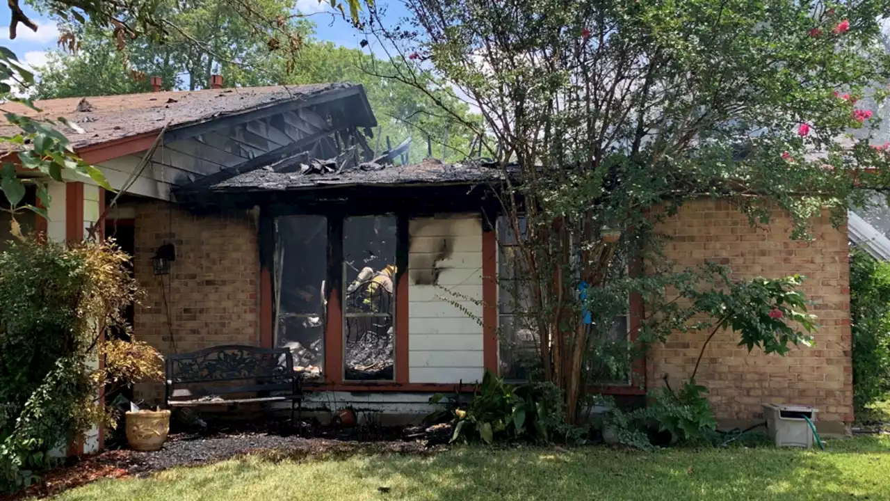 3 dogs killed, 3 people displaced after fire at North Austin home