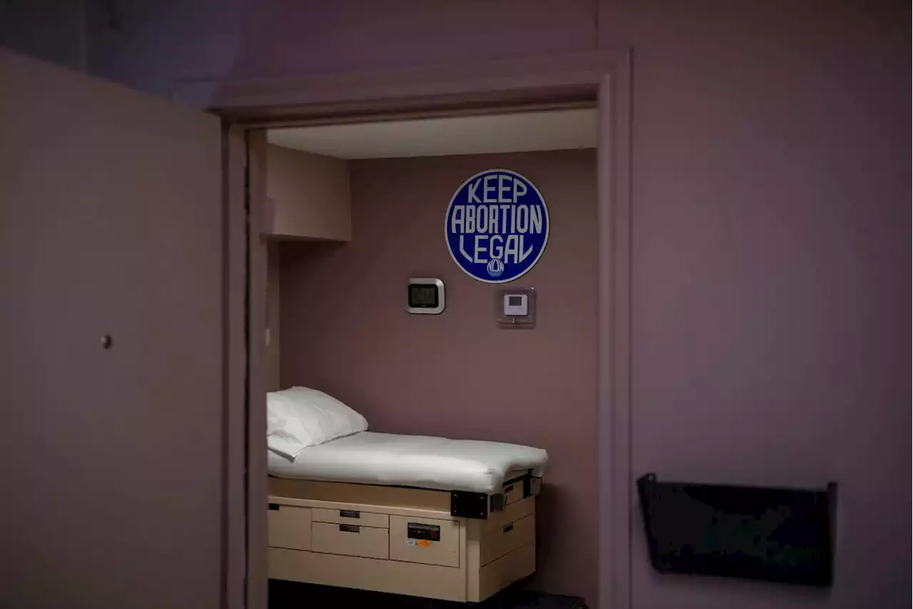 Texas Supreme Court blocks order that resumed abortions