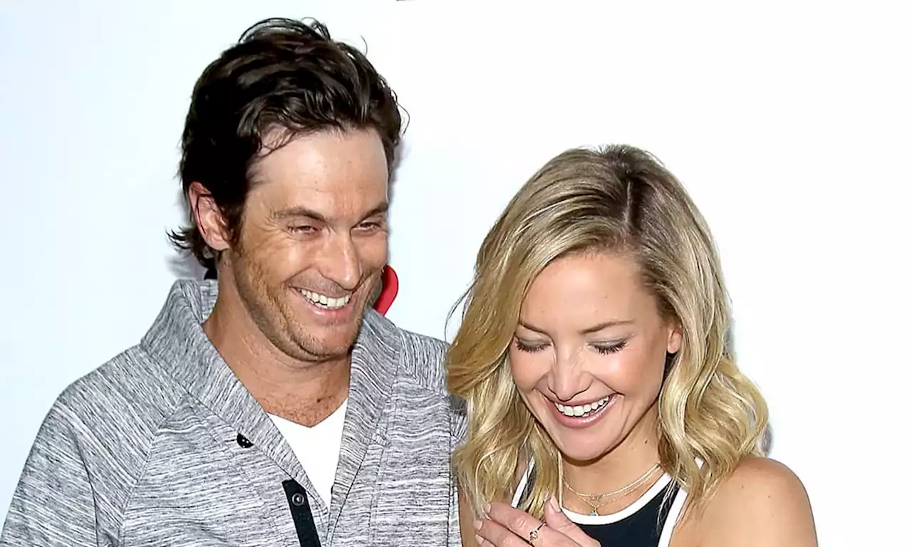 Oliver Hudson has the best reaction to sister Kate's daring topless photo