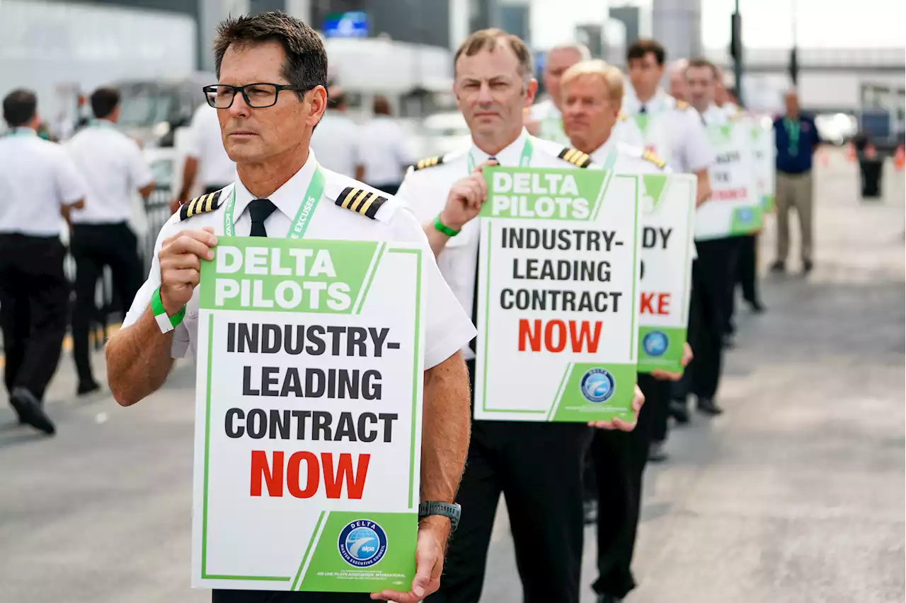 Delta Pilot Strike for Better Working Conditions, Complicating Holiday Travel