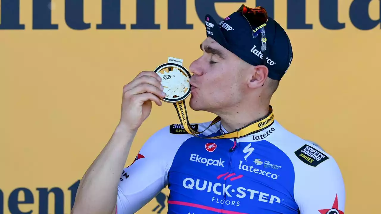 Jakobsen dankbaar na eerste ritzege in Tour: 'Blij dat ik dit nog kan'