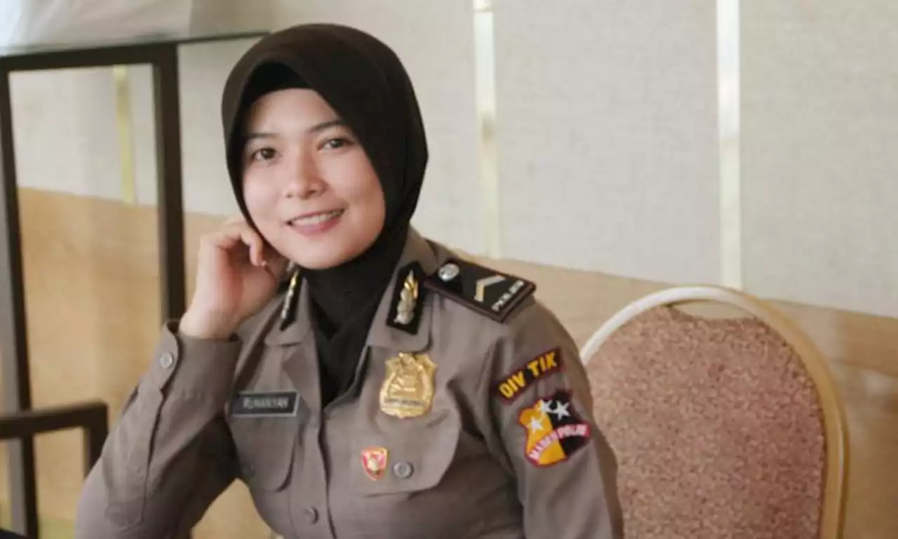 Rumaniyah, Anak Buruh Tani yang Jadi Polwan dan Kuliah dengan Beasiswa |Republika Online