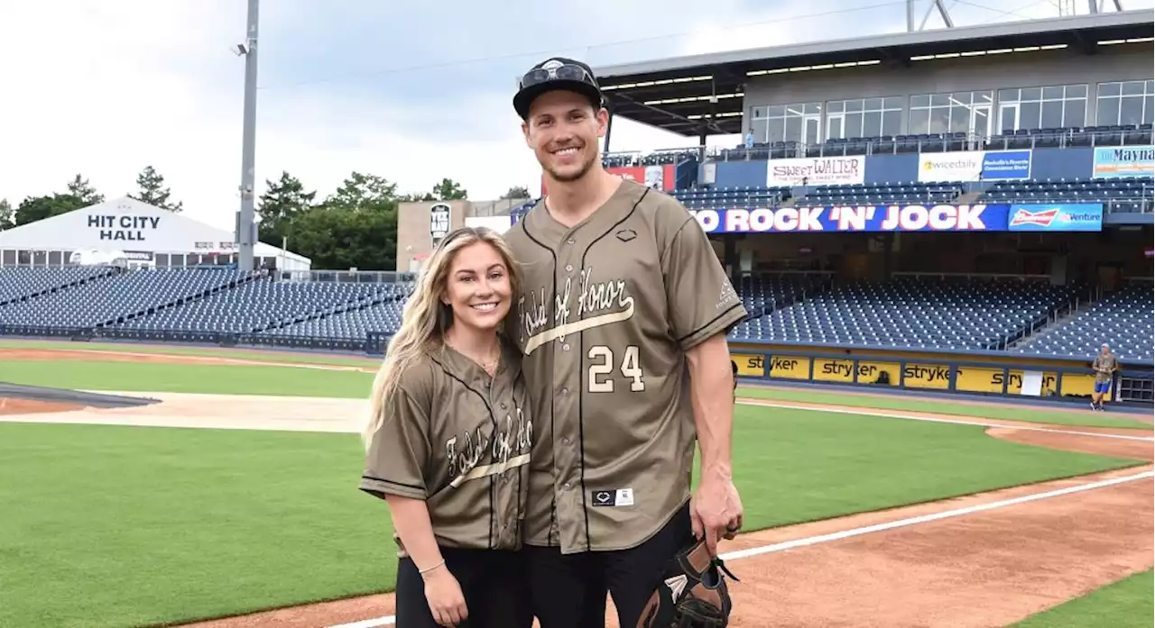 Shawn Johnson Posts the Cutest Family Swimming Selfie for Fourth of July