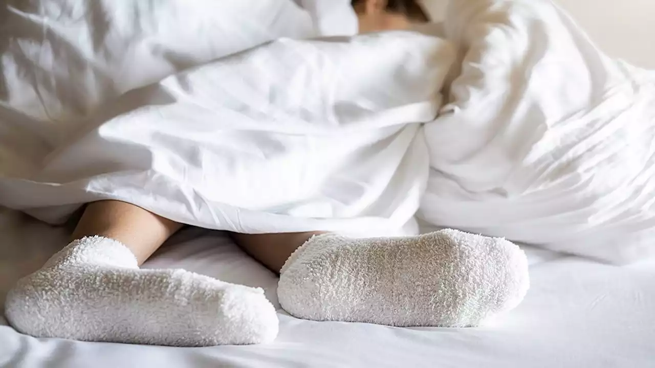 Does Wearing Socks to Bed Cool Down the Body for Sleep?