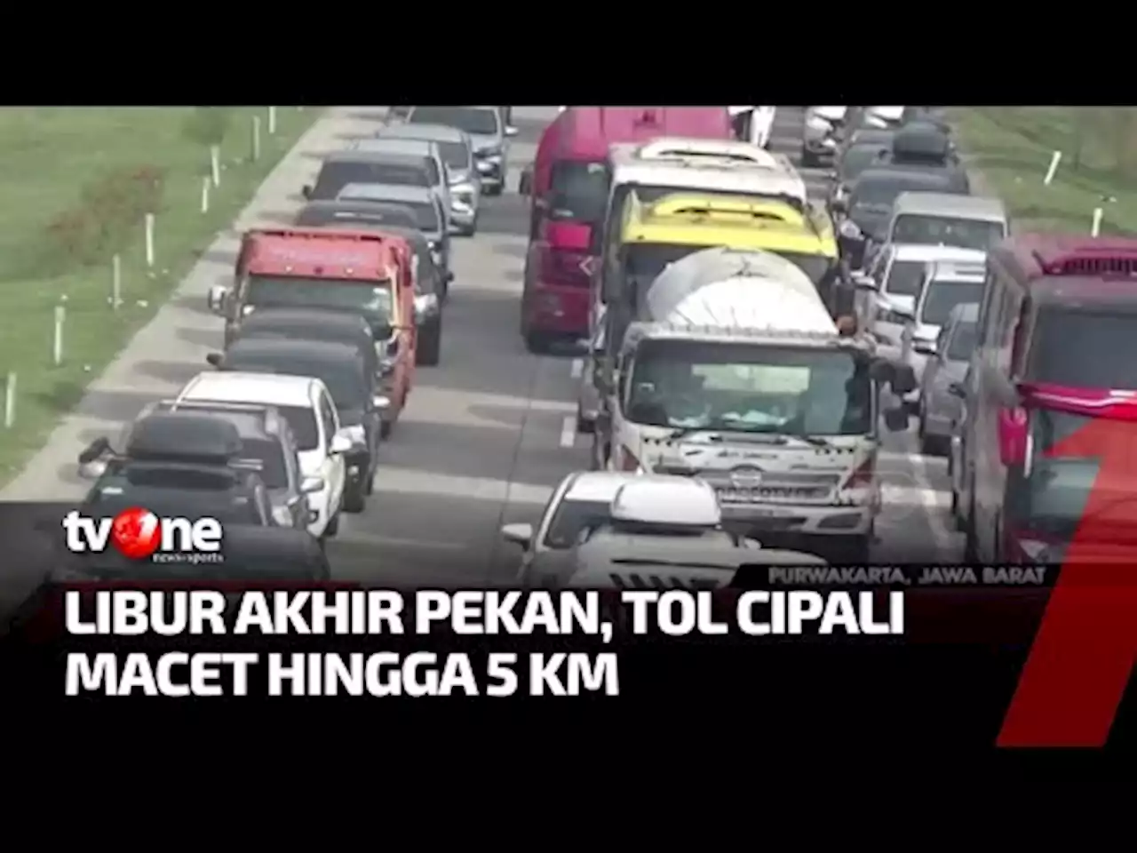 Ruas Tol Cipali Terpantau Macet Panjang hingga 5 Km - tvOne