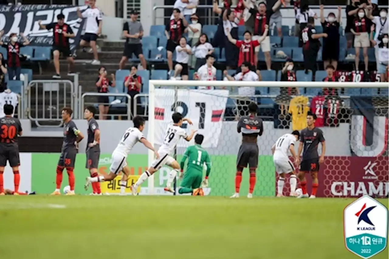 K리그1 포항, 울산과 '동해안 더비' 2-0 완승…김승대 멀티골(종합) | 연합뉴스