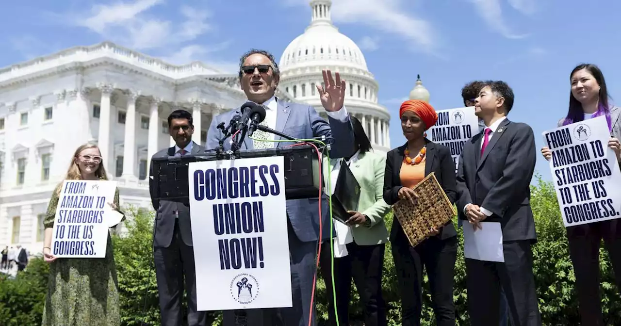 Chicago US Rep. Jesús Chuy García’s staff among U.S. House aides filing to unionize