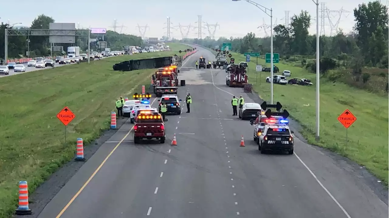 2 dead, 10 injured after truck crashes into multiple vehicles south of Montreal