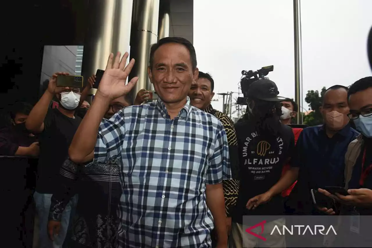 Pagi-pagi, Andi Arief Demokrat Mengaku Terima Duit dalam Tas Kresek, Nominalnya Sebegini