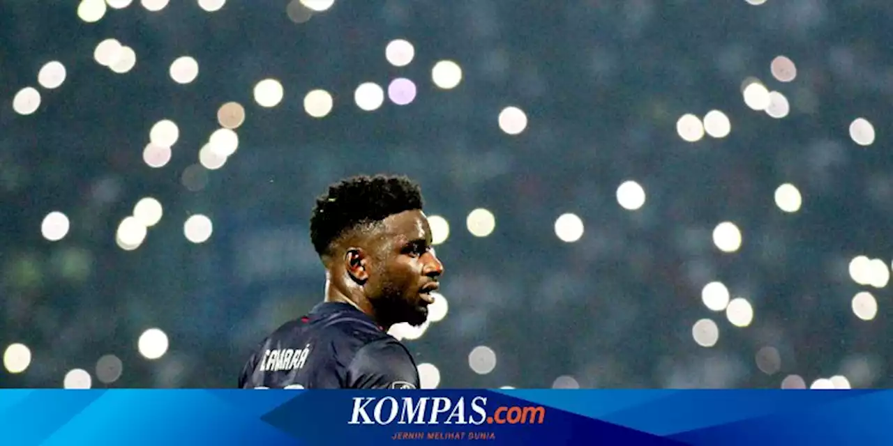 BERITA FOTO Aksi Abel Camara Bikin Aremania 'Move On' dari Carlos Fortes