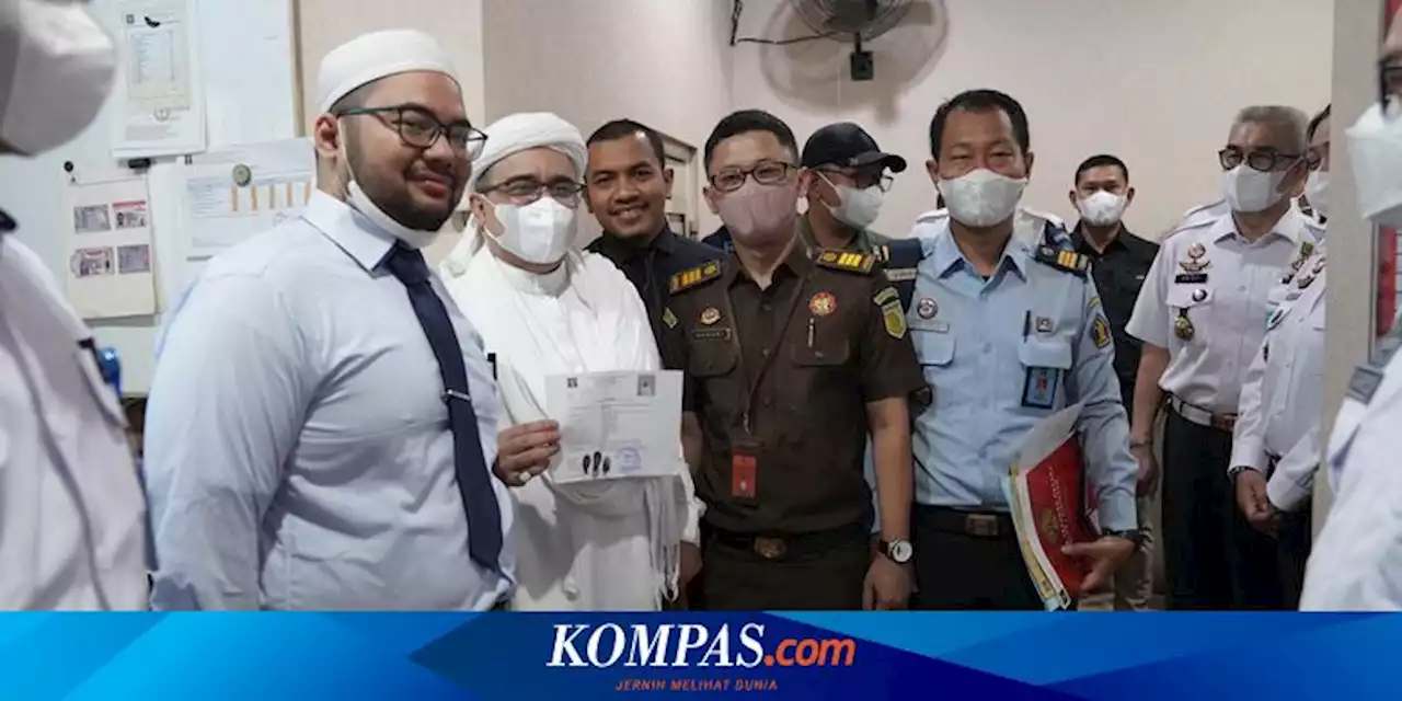 Rizieq Shihab Tiba di Petamburan Usai Bebas, Pengacara: Minta Pengertiannya, Biarkan Habib Istirahat Dulu