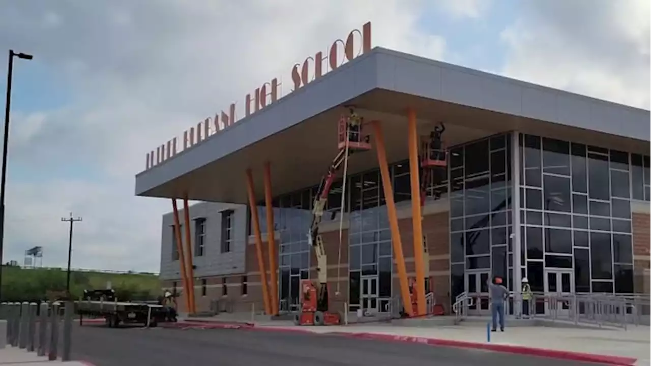 South Side community says goodbye to old Burbank High School campus, welcomes new facility